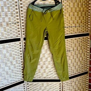 Duluth trading ankle pants 6